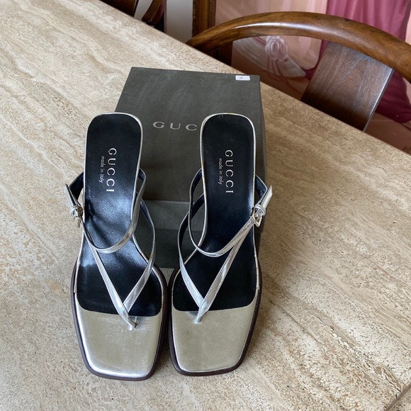 Gucci sandals - Picture 1 of 3
